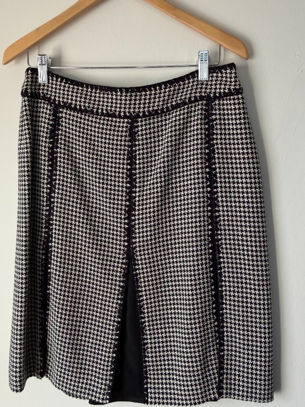 Ann Taylor wool houndstooth skirt size 8